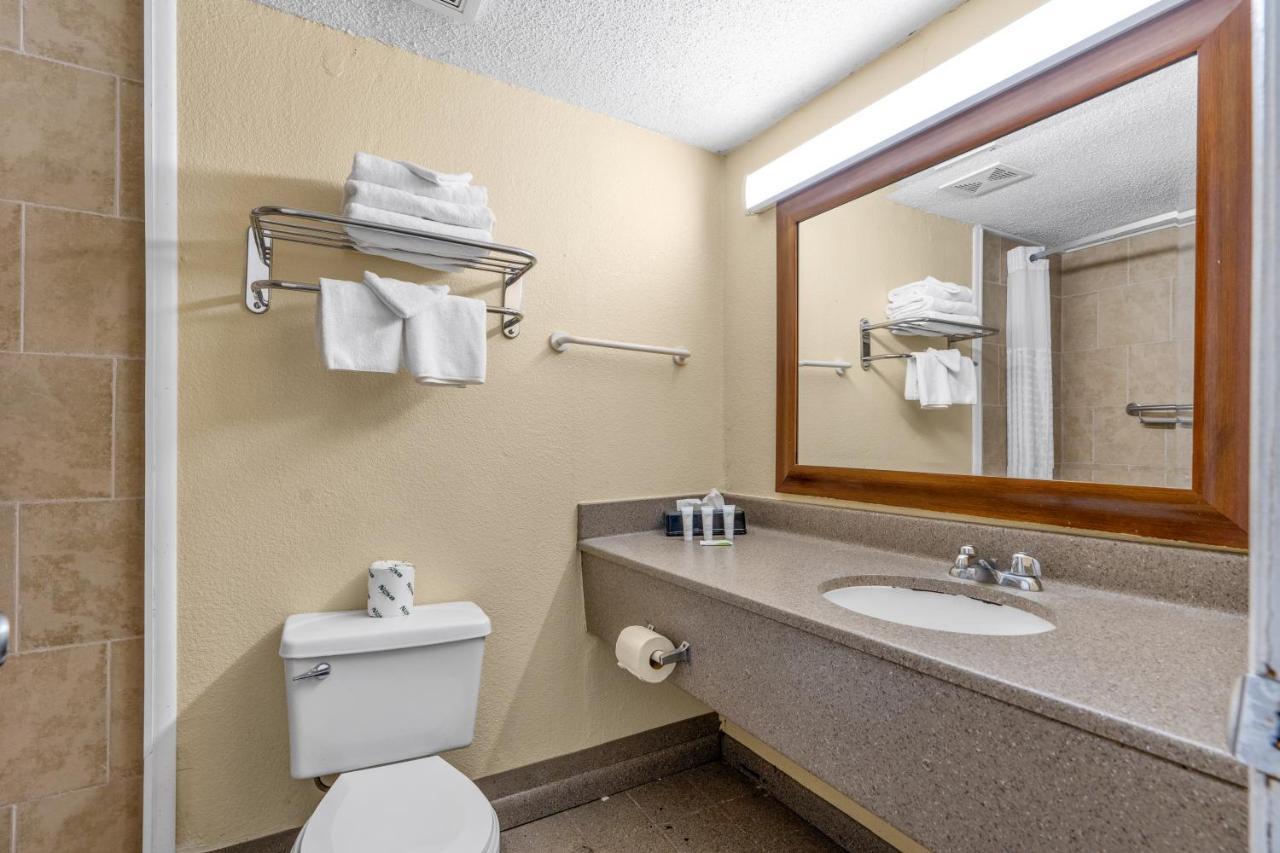 Days Inn By Wyndham Myrtle Beach-Grand Strand Exterior photo