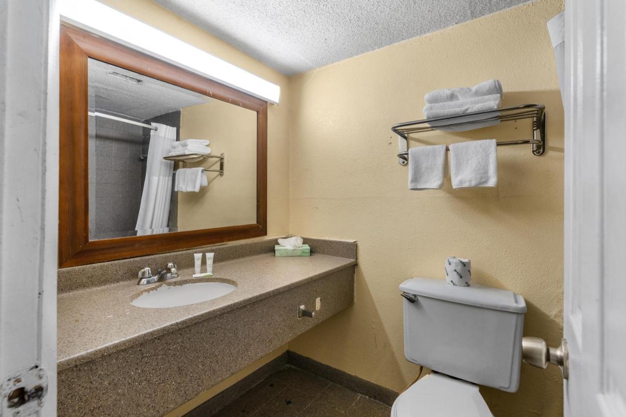 Days Inn By Wyndham Myrtle Beach-Grand Strand Exterior photo